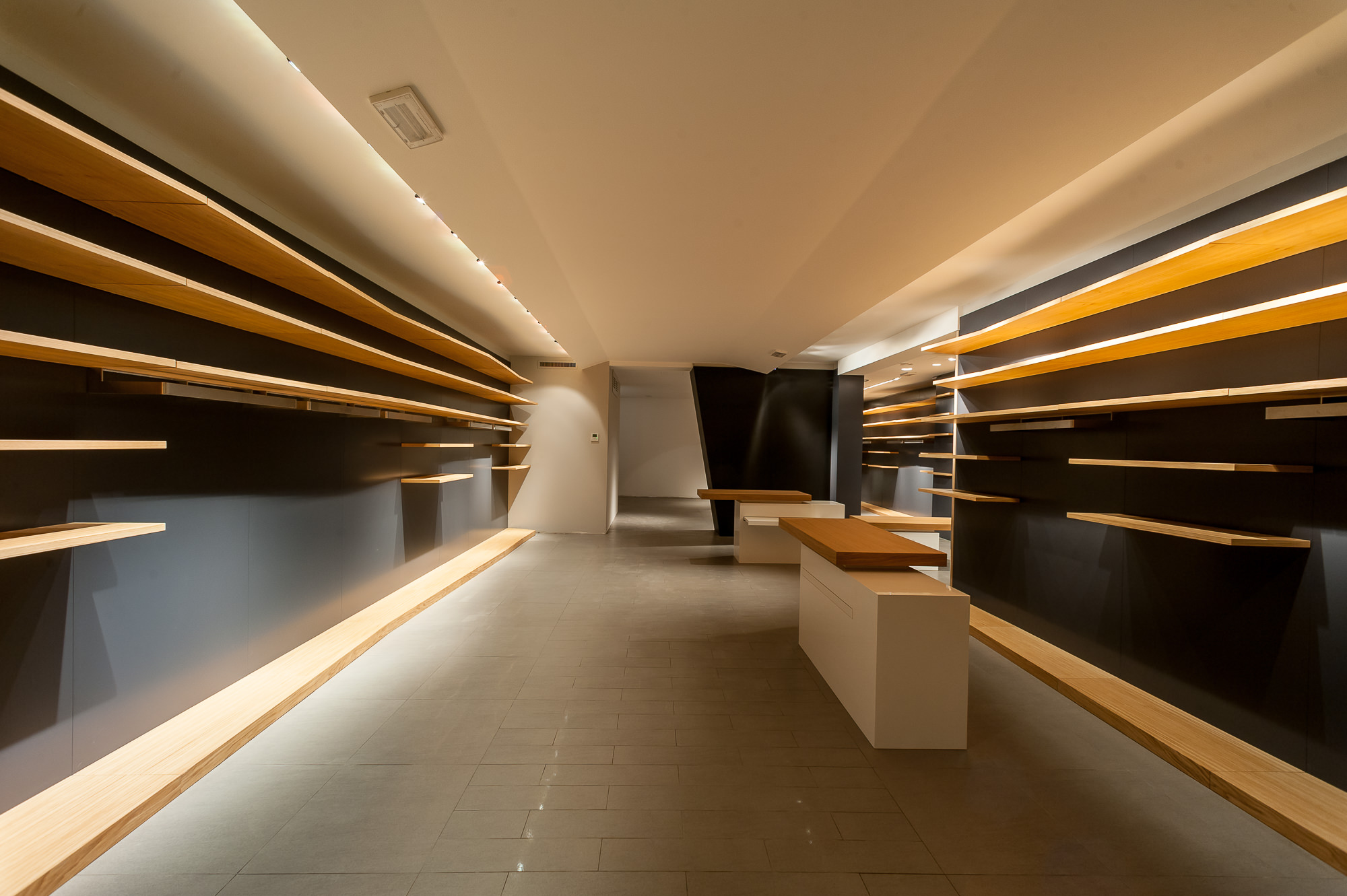 CCT Mobili arredamento slam store genova